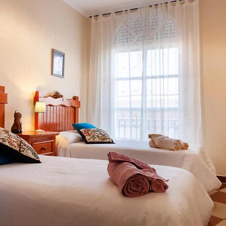 3 Bedroom In דירה *